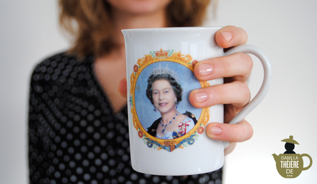 La tasse du Golden Jubilee de la Reine Élizabeth de Juliette