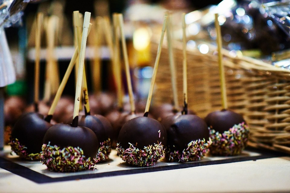 Des sucettes au chocolat au Salon du Chocolat